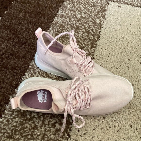 NWOT Roots pink fabric running shoes. - Picture 1 of 7
